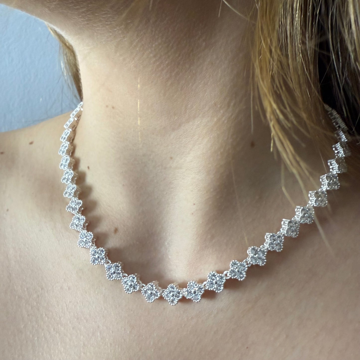 Collar Van Cleef micro circones