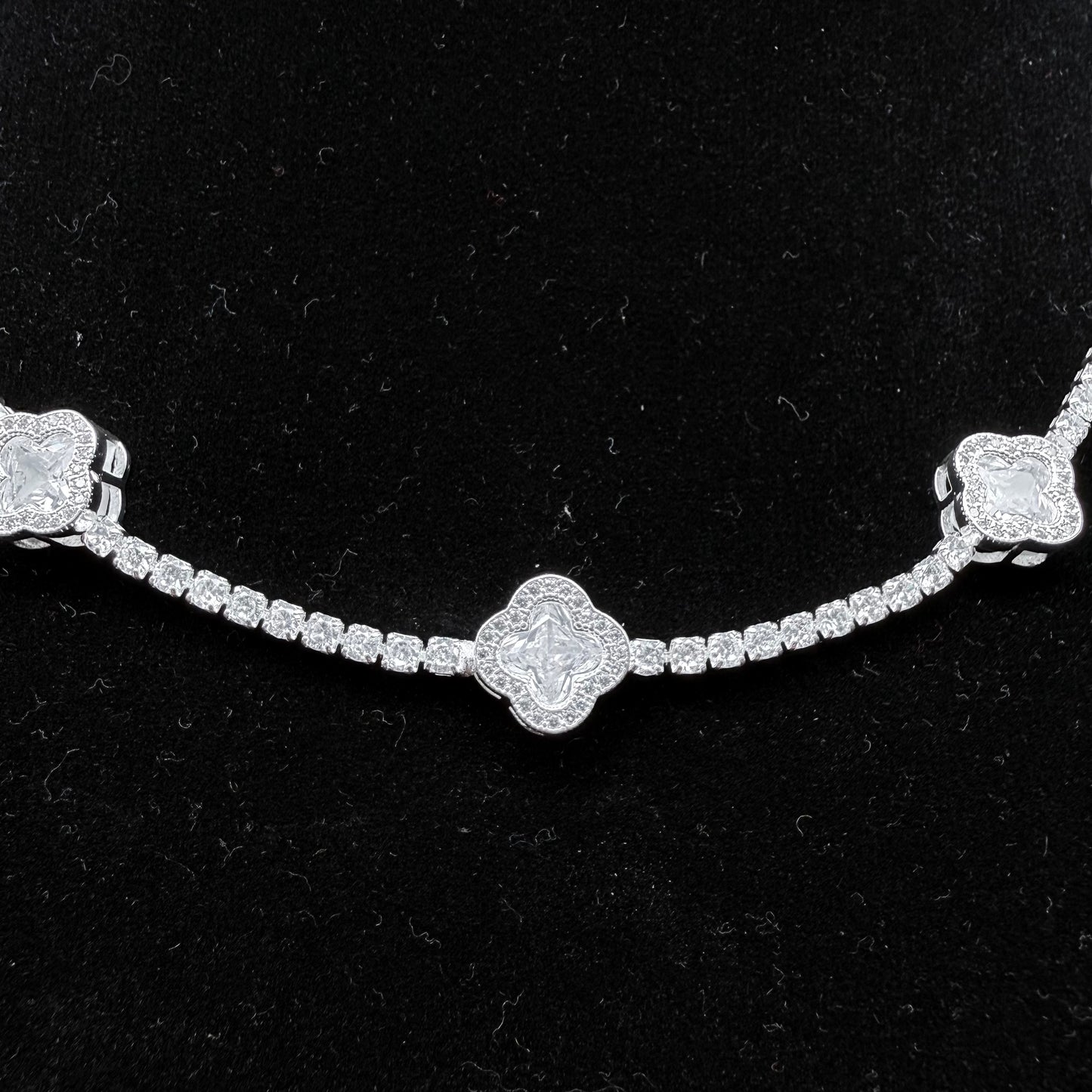 Collar Van Cleef micro circones
