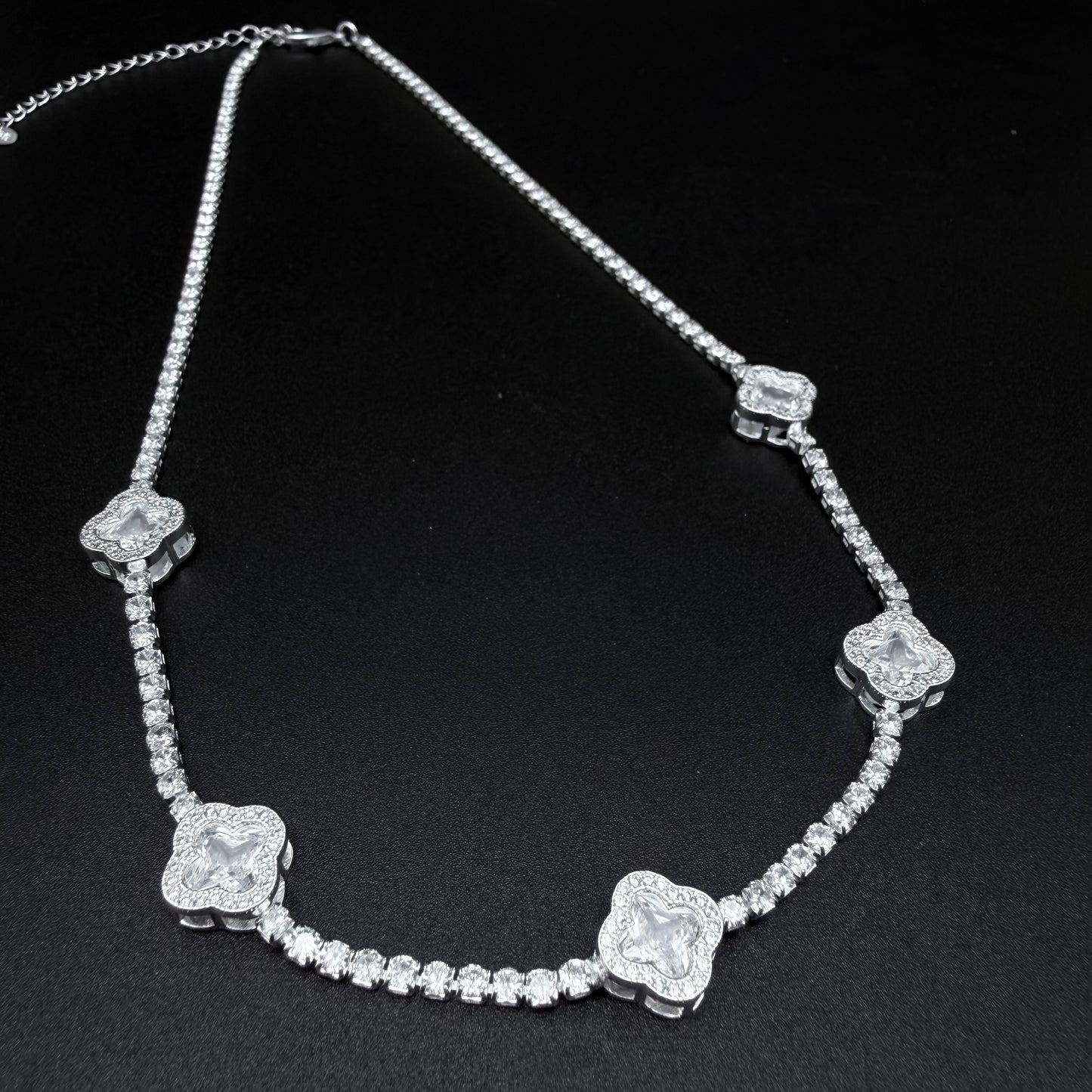 Collar Van Cleef micro circones
