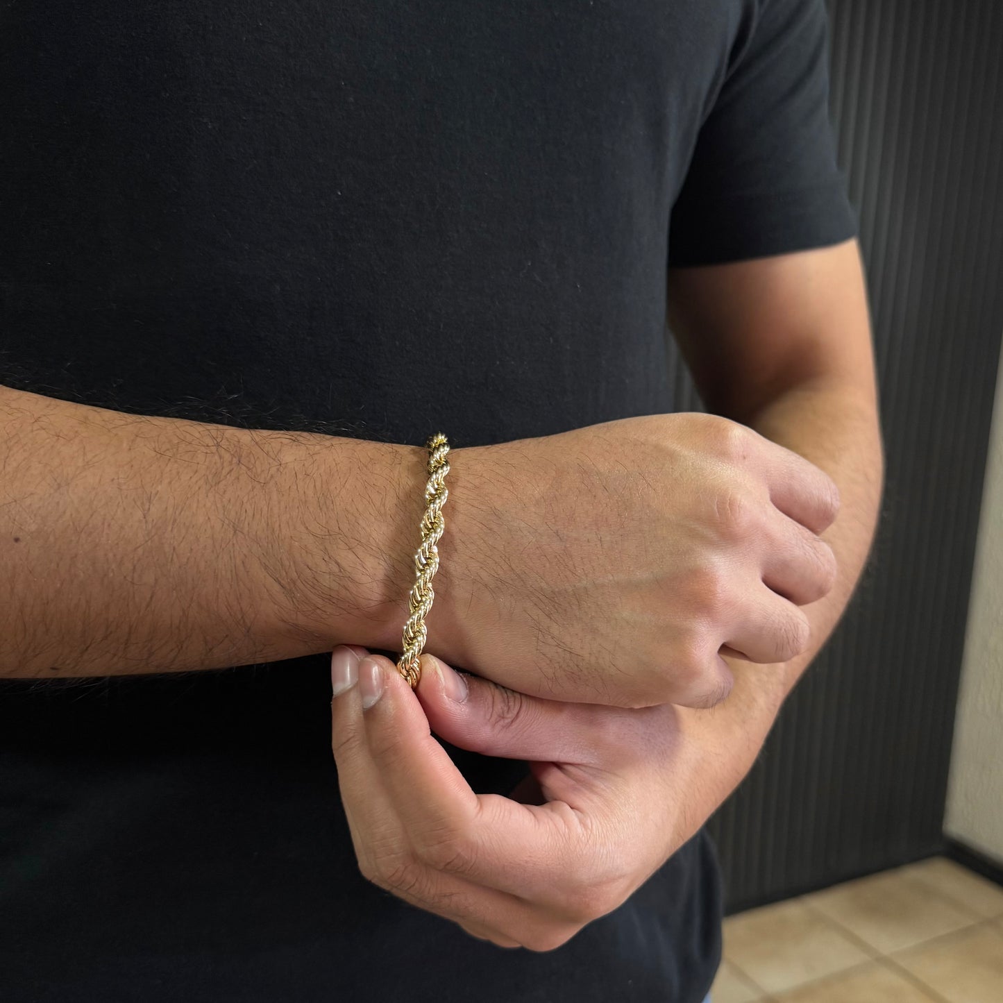 Pulsera Turbillón Oro – 6 mm