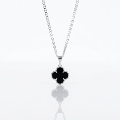 Collar Van Cleef Noir Plata 925: trébol negro con borde de circones, otro ángulo