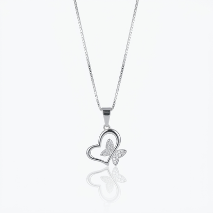 Collar Vuelo de Amor Plata 925: dije de corazón con mariposa de circones