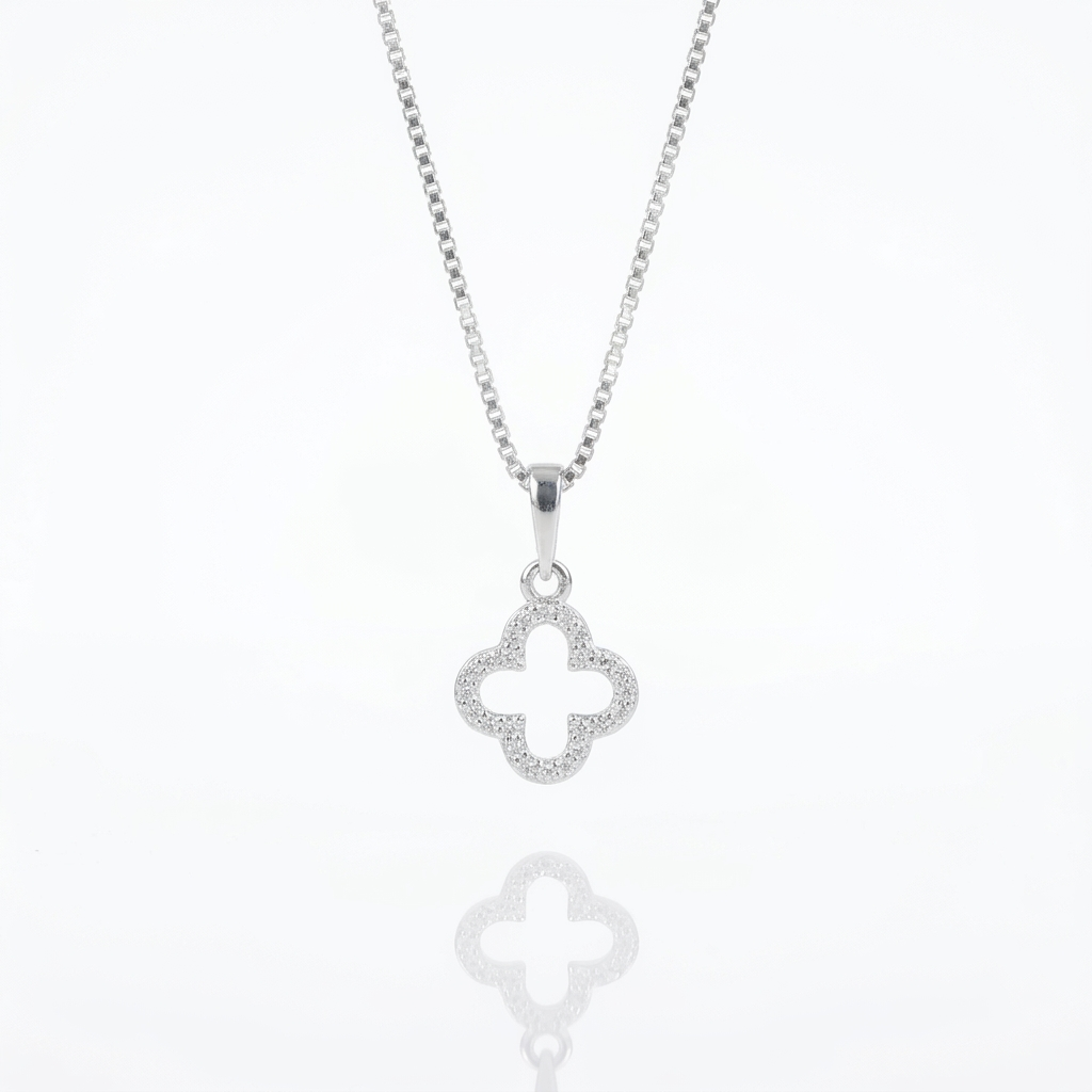 Collar Van Cleef Silueta Plata 925: trébol calado con contorno de micro circones