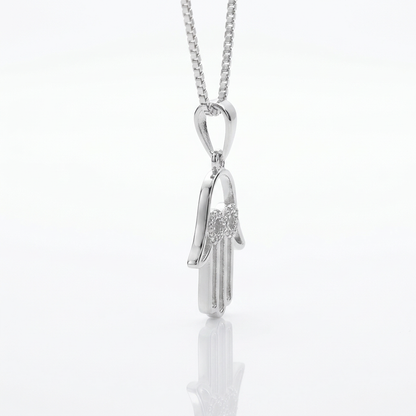 Collar Hamsa Infinito Plata 925: mano de Fátima calada con símbolo infinito, otro ángulo